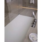 Plato de ducha de resina Piedra Doccia ambiente 10